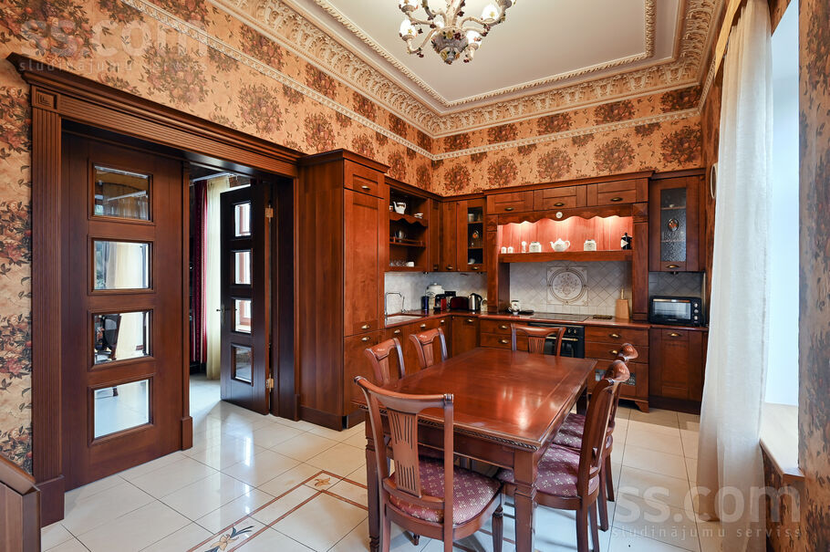 Omnibusa iela 8b, Jūrmala — maja