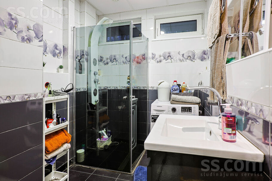 Grāvja iela 1, Rīgas rajons, Saulkrasti — maja