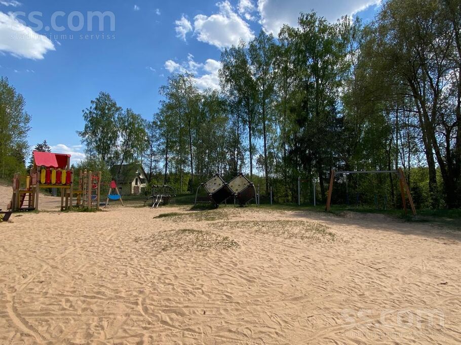 Ķiršu iela 10, Jāņupe, Rīgas rajons, Olaines pag. — maja