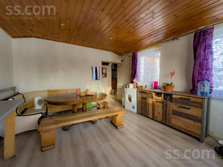 Dzintara iela 11, Engure, Tukums un raj., Engures pag. — maja