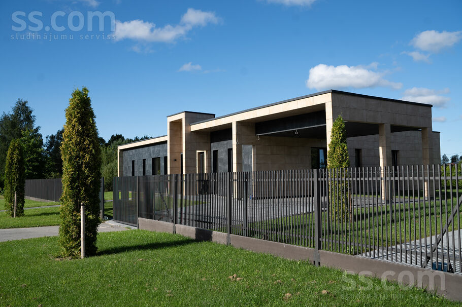 Viktorijas, Dzilnuciems, Rīgas rajons, Babītes pag. — maja