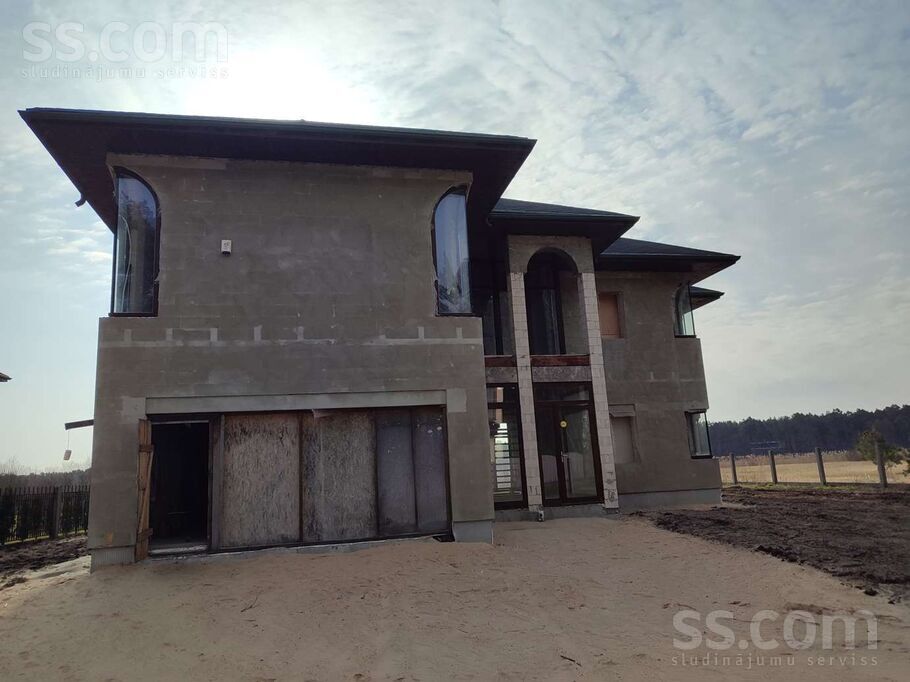 Lūšu 10, Jūrmala — maja