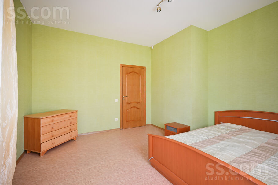 Kalnu iela 25bk-2, Jūrmala — maja