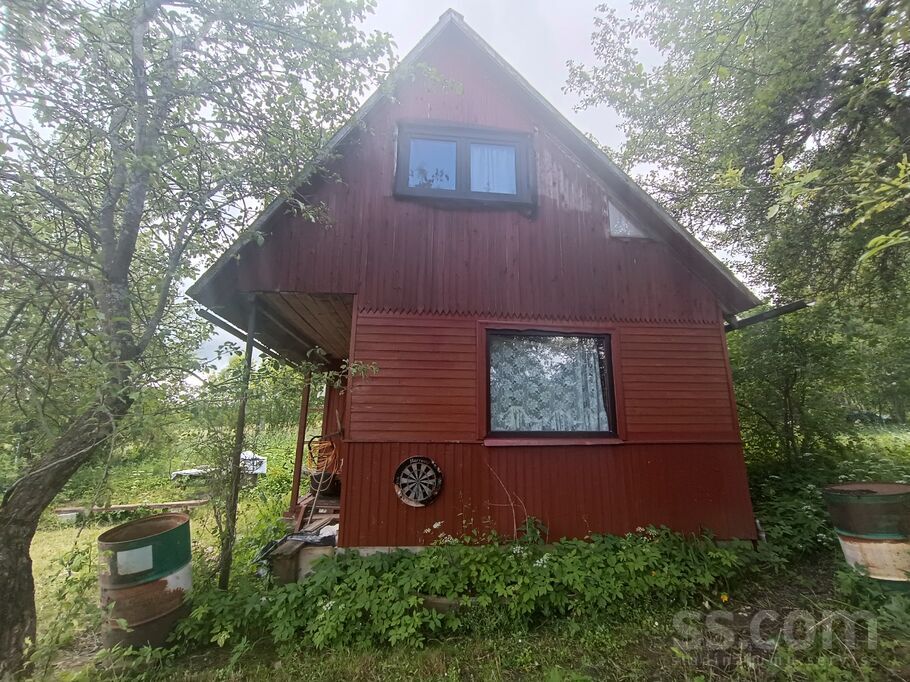 Dārziņš 72, Salas, Madona un raj., Praulienas pag. — maja