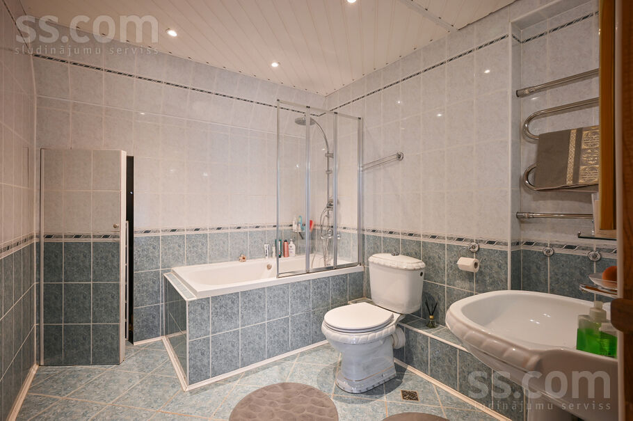 Tulpju iela 11, Katlakalns, Rīgas rajons, Ķekavas pag. — maja