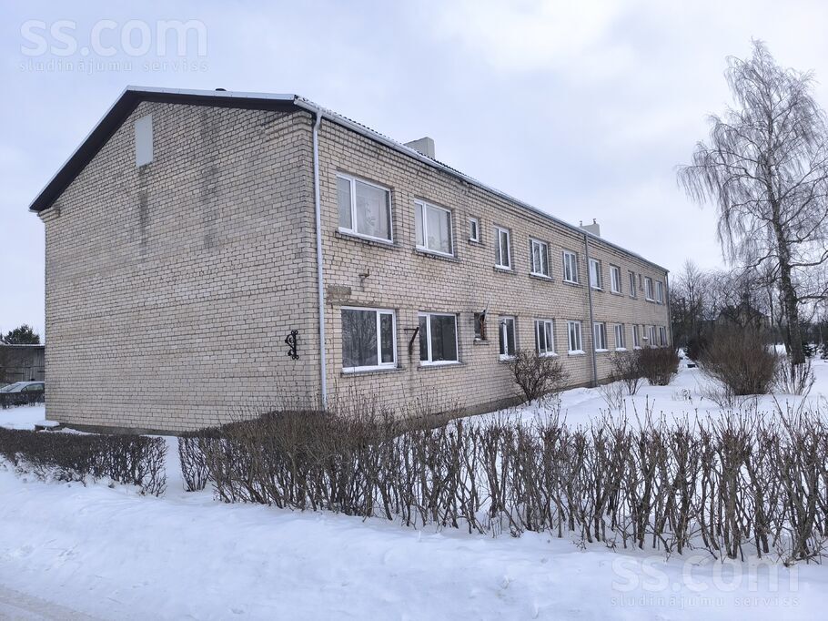 Ozolnieku ceriņi 9, Ozolnieki, Tukums un raj., Slampes pag. — dzivoklis