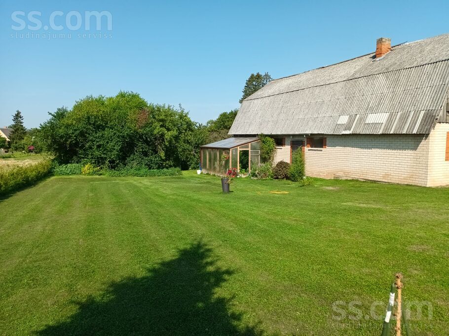 Pakalniņi, Saldus un raj., Saldus — maja