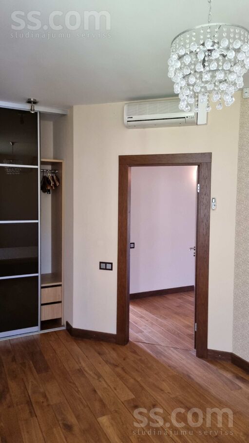 Ezeru 11, Jūrmala — maja