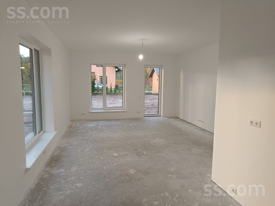 Rembates iela 35a, Ogre un raj., Lielvārde — maja