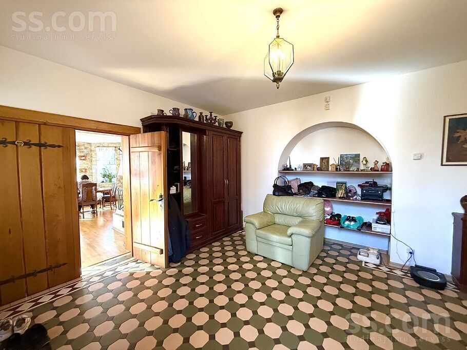 Planīcas 13, Rīga — maja