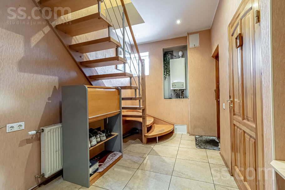 Tēriņu 74, Rīga — maja