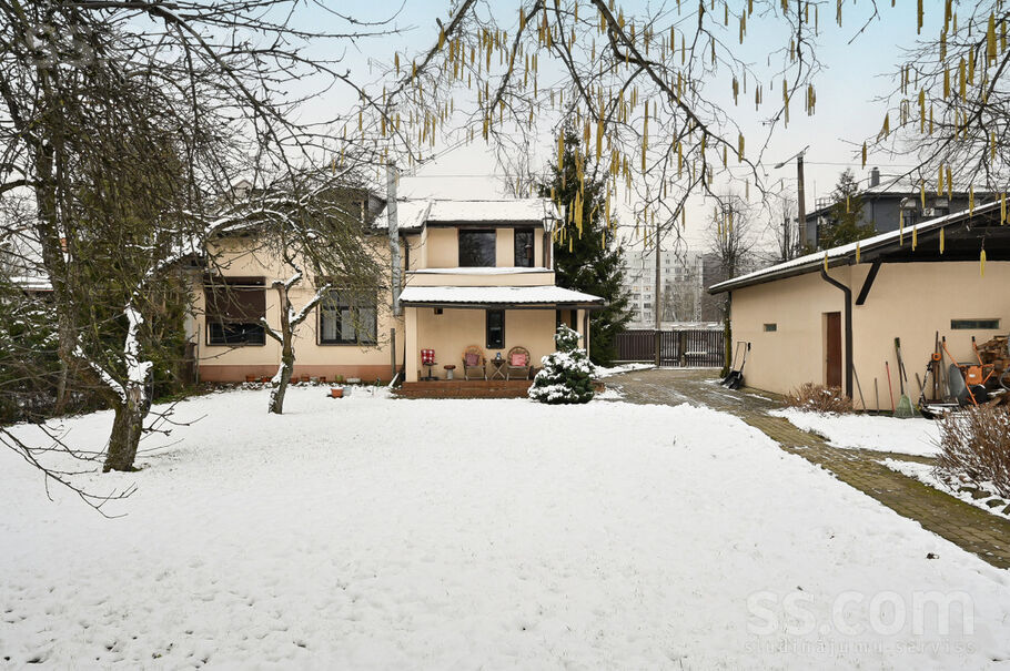 Rītupes 27, Rīga — maja