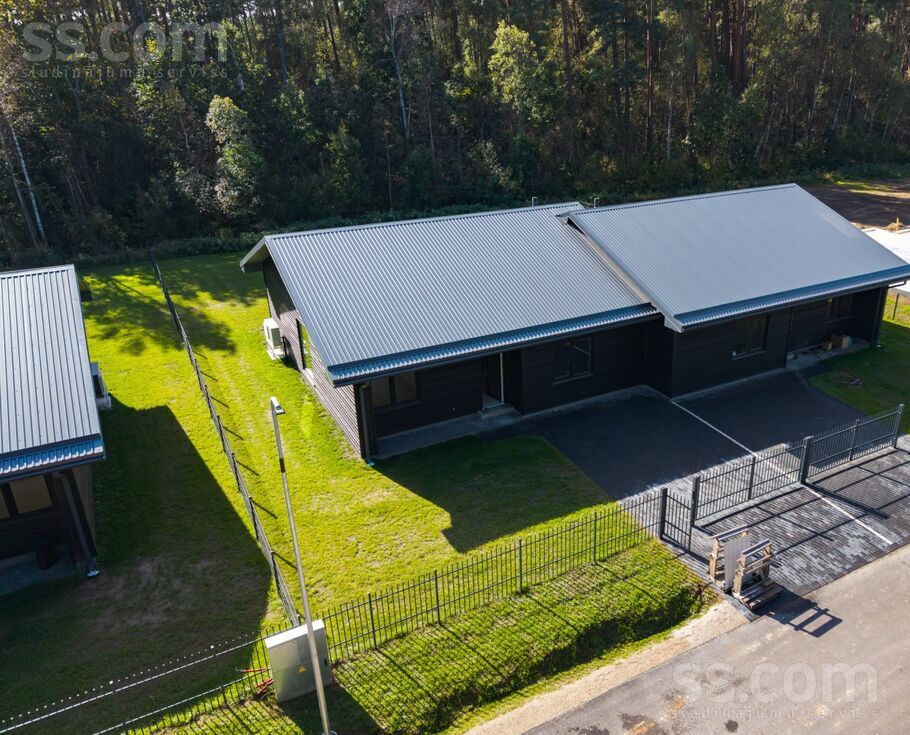 Elizabetes 22, Spilve, Rīgas rajons, Babītes pag. — maja