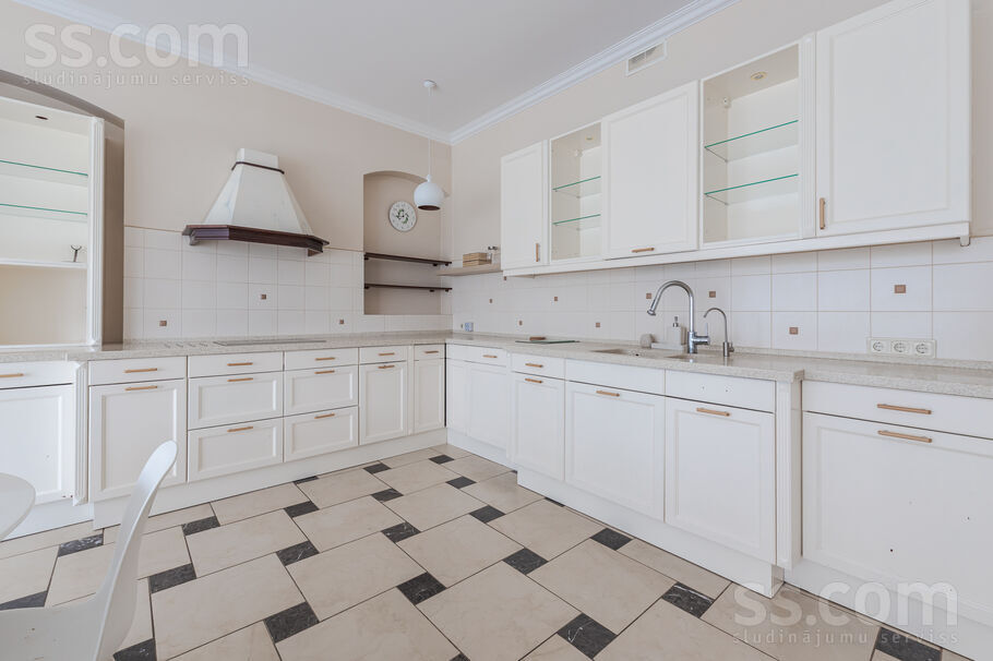 Kanāla, Rīga — maja