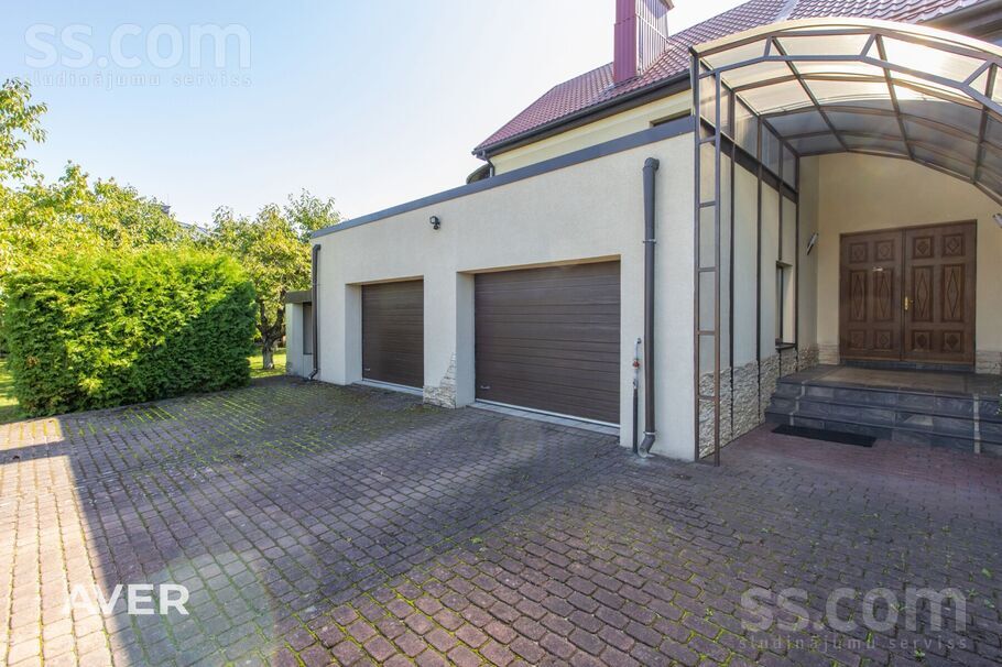 Liliju iela, Mārupe, Rīgas rajons, Mārupes pag. — maja