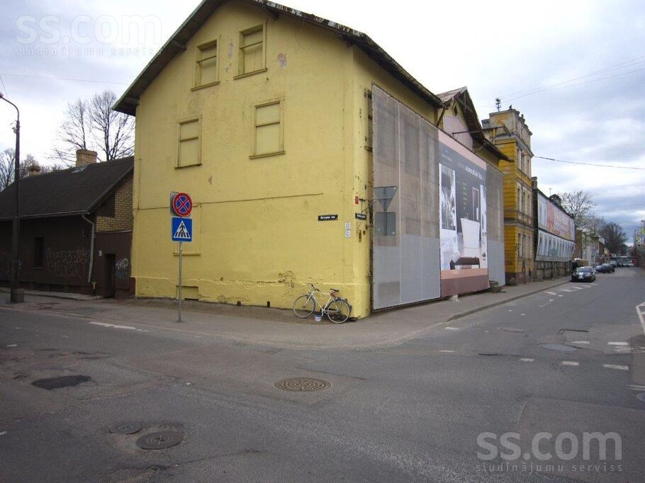 Brīvības gatve 212a, Rīga — maja
