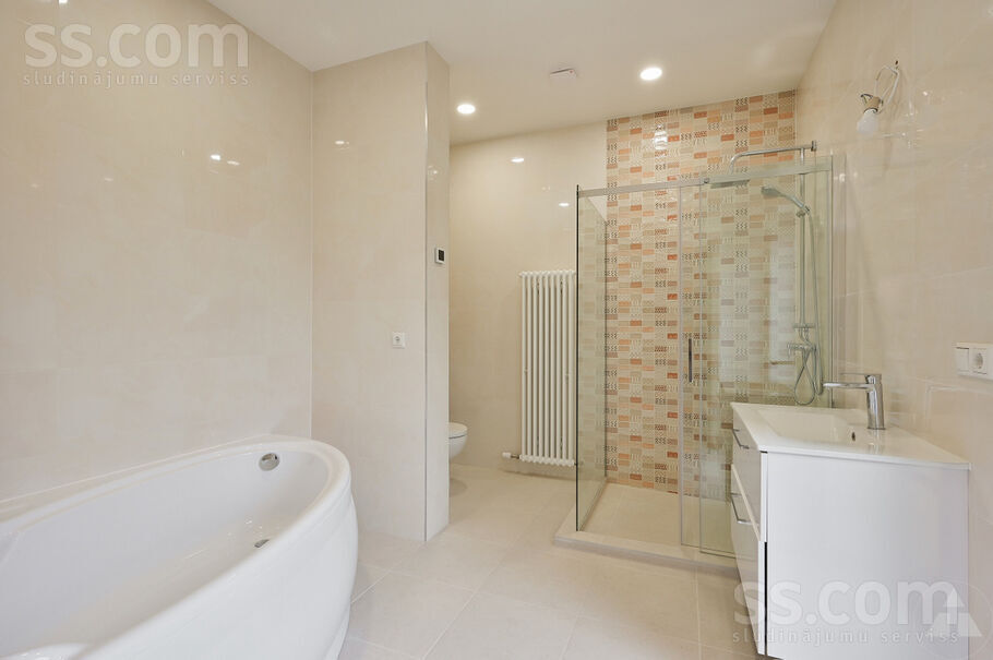 Kanālu iela 26a, Jūrmala — maja