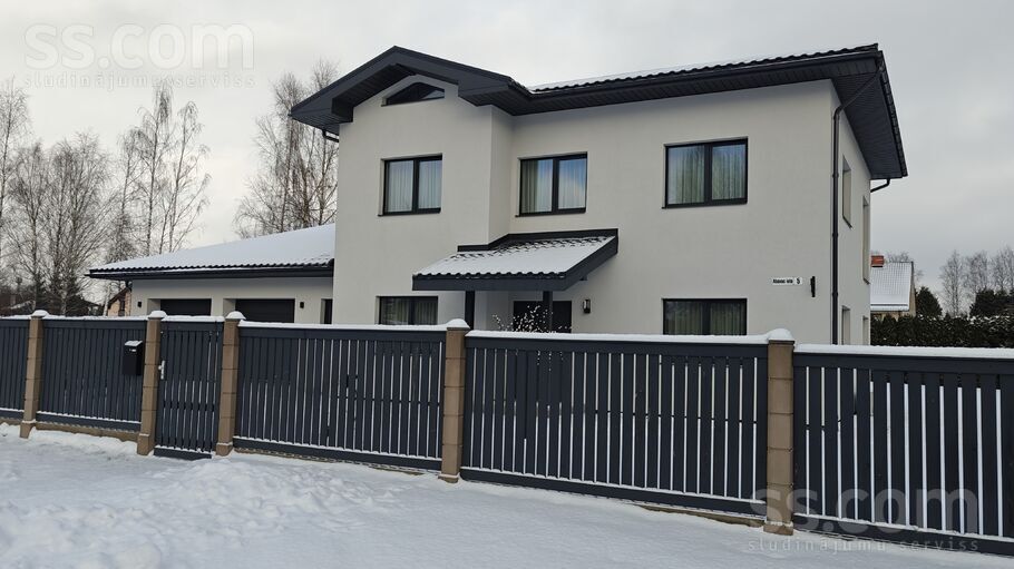 Lapeņieki, Abavas 5, Rīgas rajons, Baloži — maja