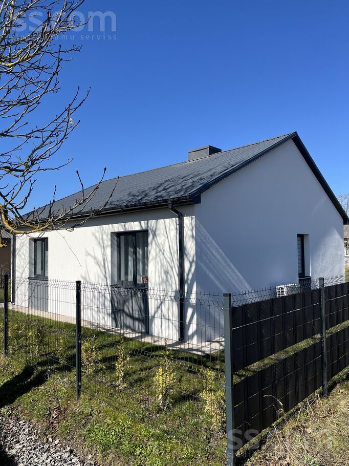 Gaismas iela 25, Jelgava un raj., Jelgava — maja