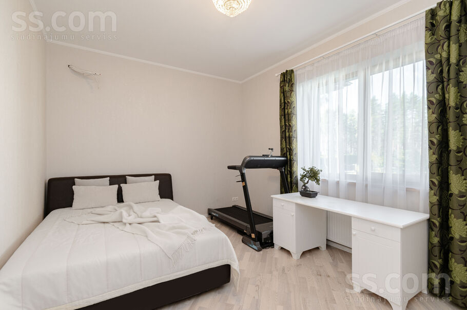 Ezerparka iela, Berģi, Rīgas rajons, Garkalnes nov. — maja