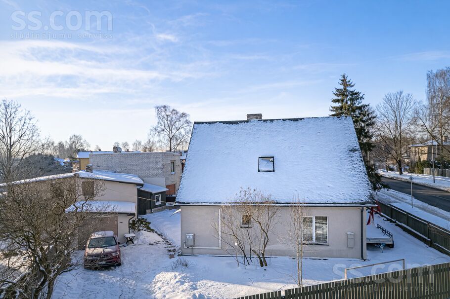 Tēriņu 74, Rīga — maja