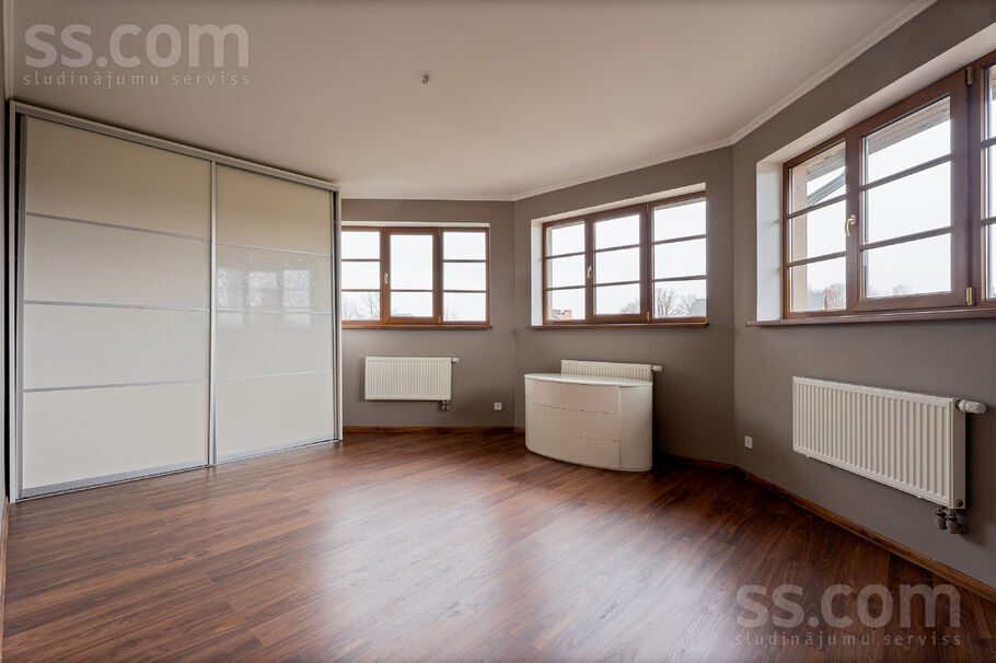 Rozu iela 10, Mārupe, Rīgas rajons, Mārupes pag. — maja