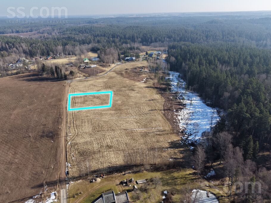 Lāčplēša iela 10, Priekuļi, Cēsis un raj., Priekuļu pag. — zeme