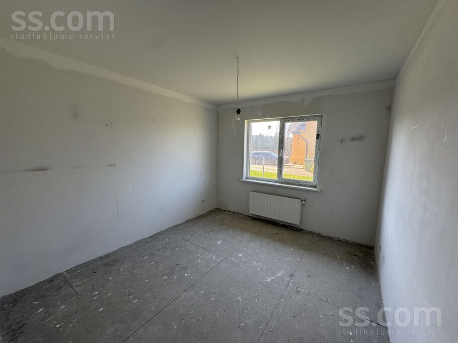 Bērzu iela 11, Iecava, Bauska un raj., Iecavas nov. — maja