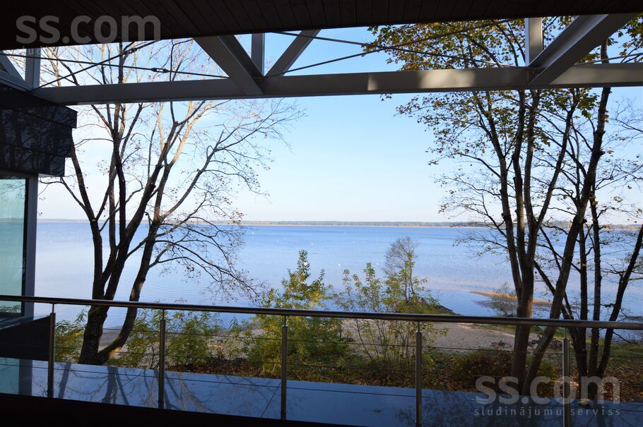 Ezermalas 44, Rīga — maja