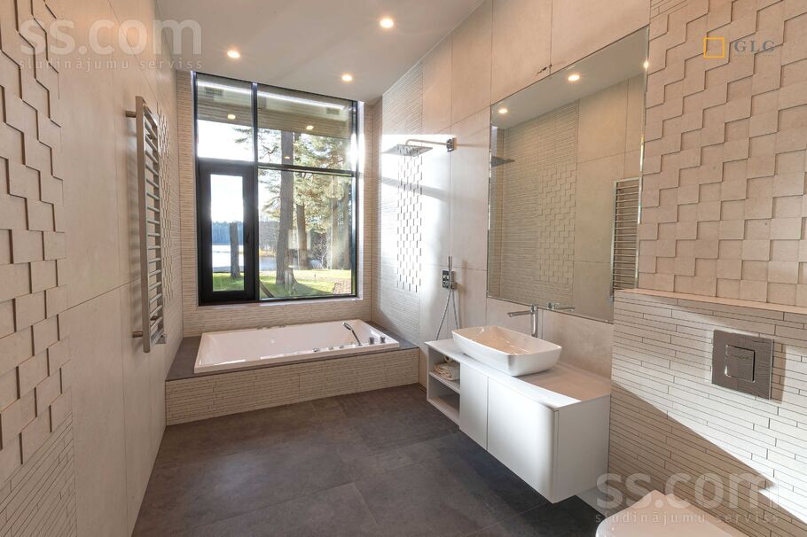 Parka Aleja, Dzilnuciems, Rīgas rajons, Babītes pag. — maja