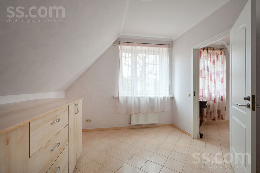 Zvejnieku iela 16, Ragaciems, Tukums un raj. — maja