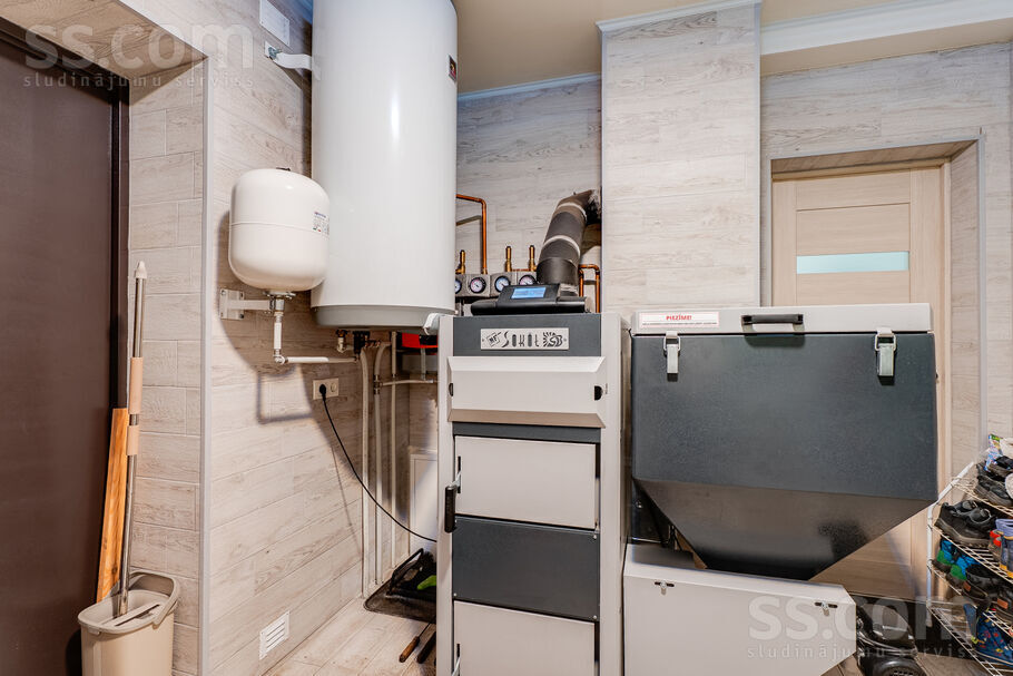 Cālīši, Jelgava un raj., Jelgava — maja