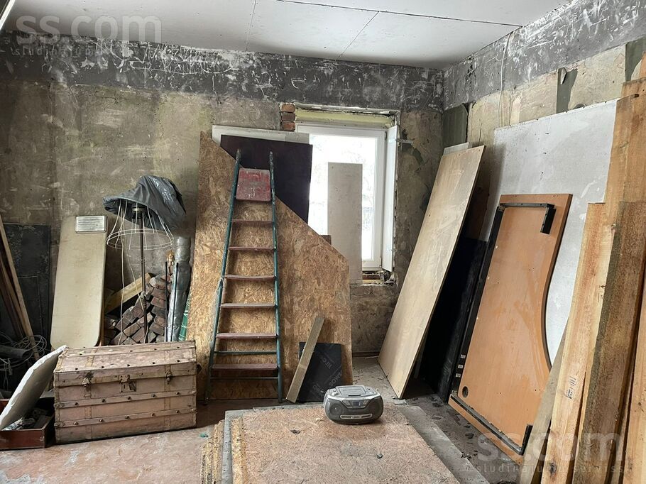 Vecāķu pr. 4, Rīga — maja