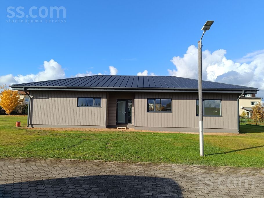 Zvejnieku iela 13, Ogre un raj., Ikšķile — maja