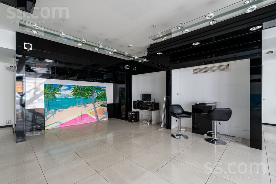 Vaļņu 4, Rīga, Vecrīga — telpa