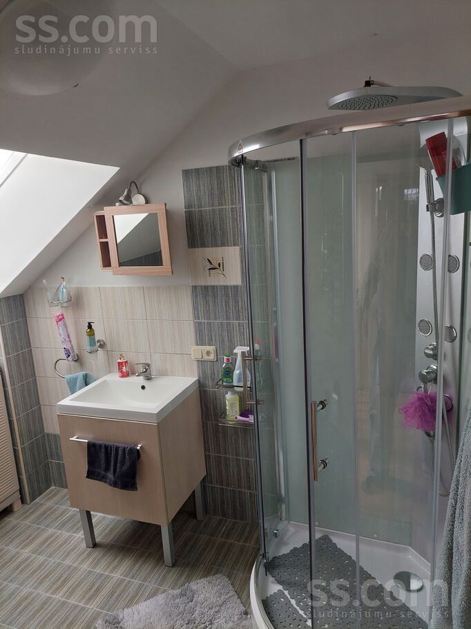 Upmaļu, Ogre un raj., Ikšķile — maja