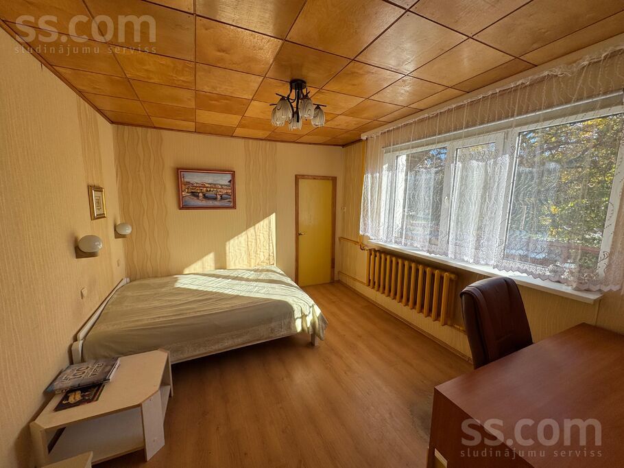 Zaļenieku 11, Rīga — maja