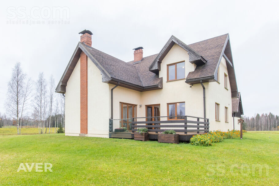 Celmlauži, Talsi un raj., Valdgales pag. — maja