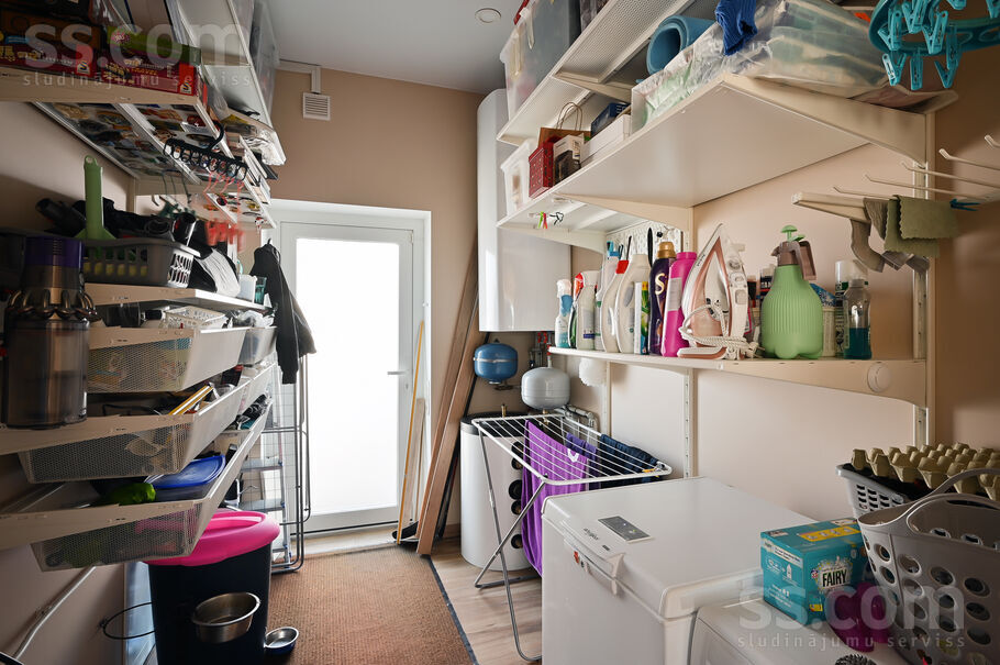 Mango iela 1, Mežāres, Rīgas rajons, Babītes pag. — maja