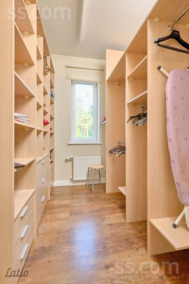 Bišu 9, Spilve, Rīgas rajons, Babītes pag. — maja