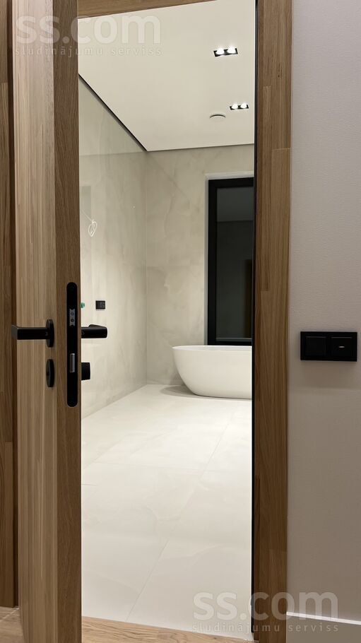 Viktorijas, Dzilnuciems, Rīgas rajons, Babītes pag. — maja