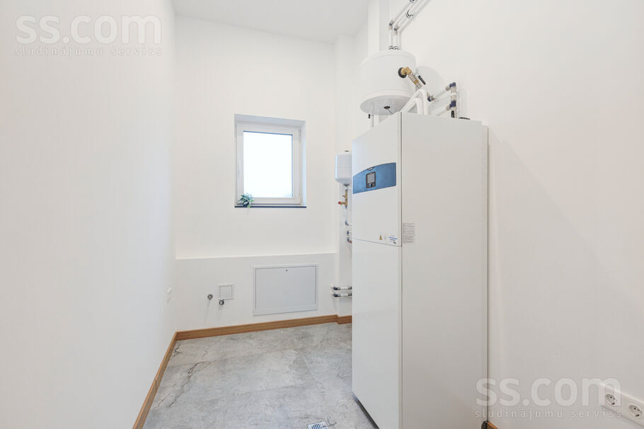 Rītausmas iela 1, Mārupe, Rīgas rajons, Mārupes pag. — maja