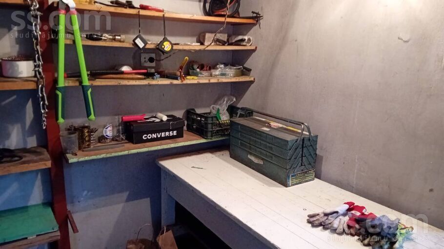 Mežloka iela 13, Bajāri, Rīgas rajons, Ropažu nov. — maja