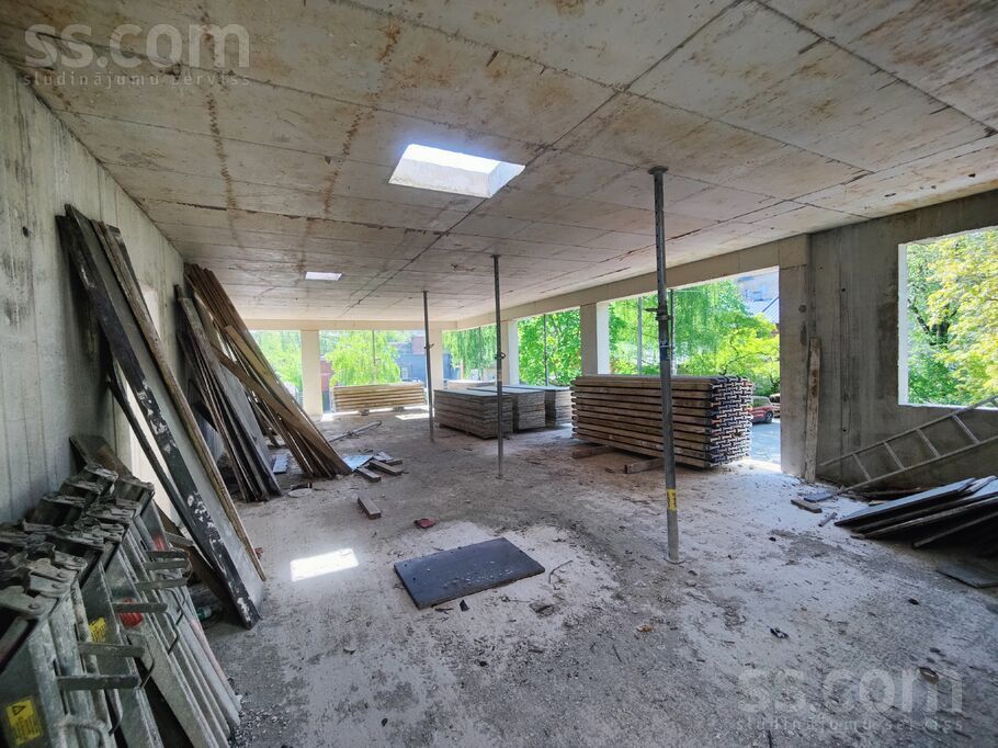 Dainas 8, Rīga — zeme