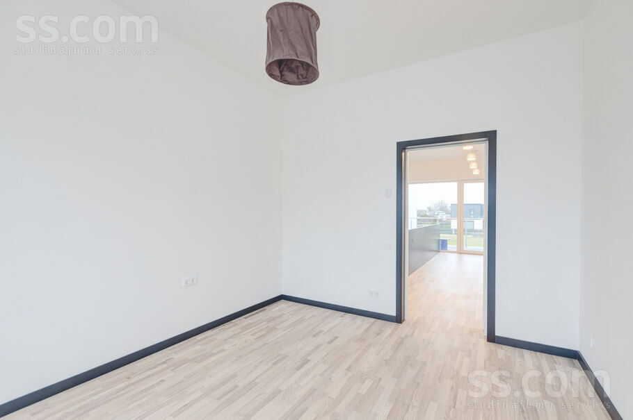 Rītausmas iela 1, Mārupe, Rīgas rajons, Mārupes pag. — maja