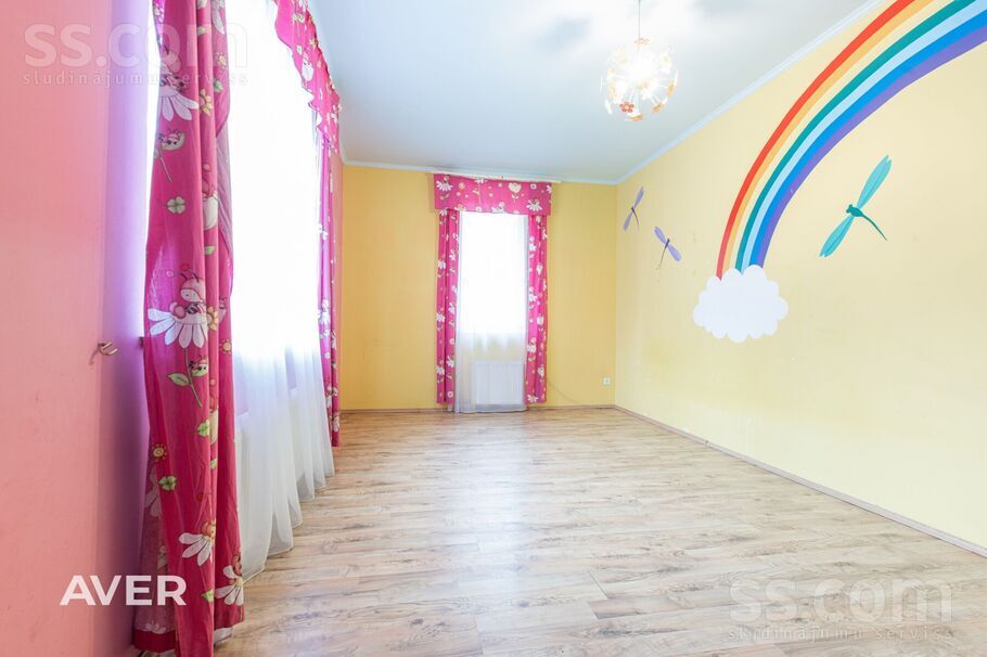 Kuģu iela 15, Jūrmala — maja