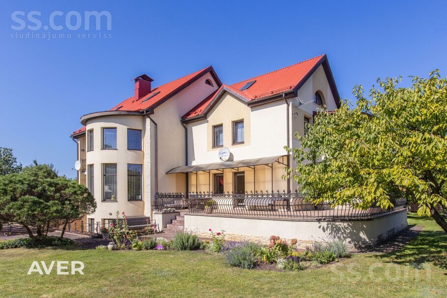 Liliju iela, Mārupe, Rīgas rajons, Mārupes pag. — maja