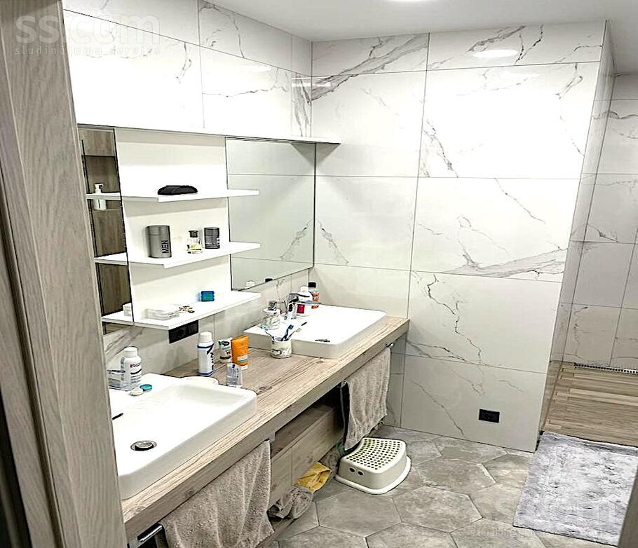 Meža prospekts 79, Jūrmala — maja