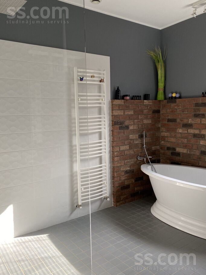 Zvejnieku 14, Ogre un raj., Ikšķile — maja