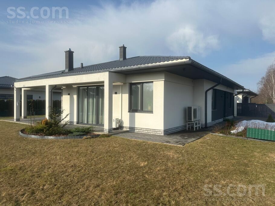 Mango iela 1 1, Mežāres, Rīgas rajons, Babītes pag. — maja